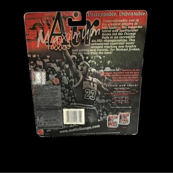 TWO MICHAEL JORDAN COMMEMORATIVE SERIES FIGURINES & MICHAEL JORDAN 1985 CAP - Picture 9 of 11